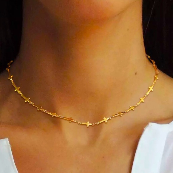 ✨✨✨Dainty Sideway Cross Necklace✨✨✨ - Picture 4 of 4